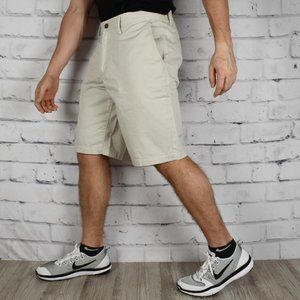 LIKE NEW Gap Khakis Lived-In Relaxed Fit Knee Length Shorts